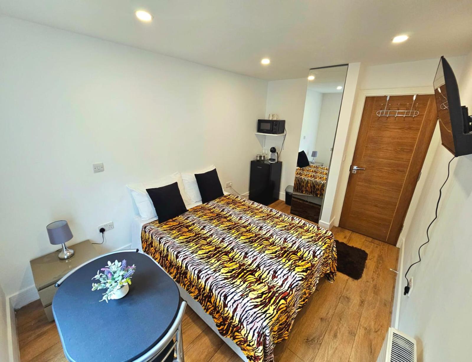 Oliver Double Room London Exterior photo